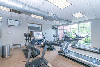 Chateau At Holmes Lake in Lincoln, NE - Foto de edificio - Building Photo