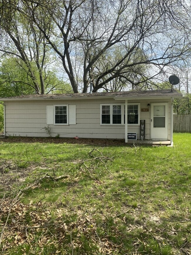 property at 1831 Parkdale Dr