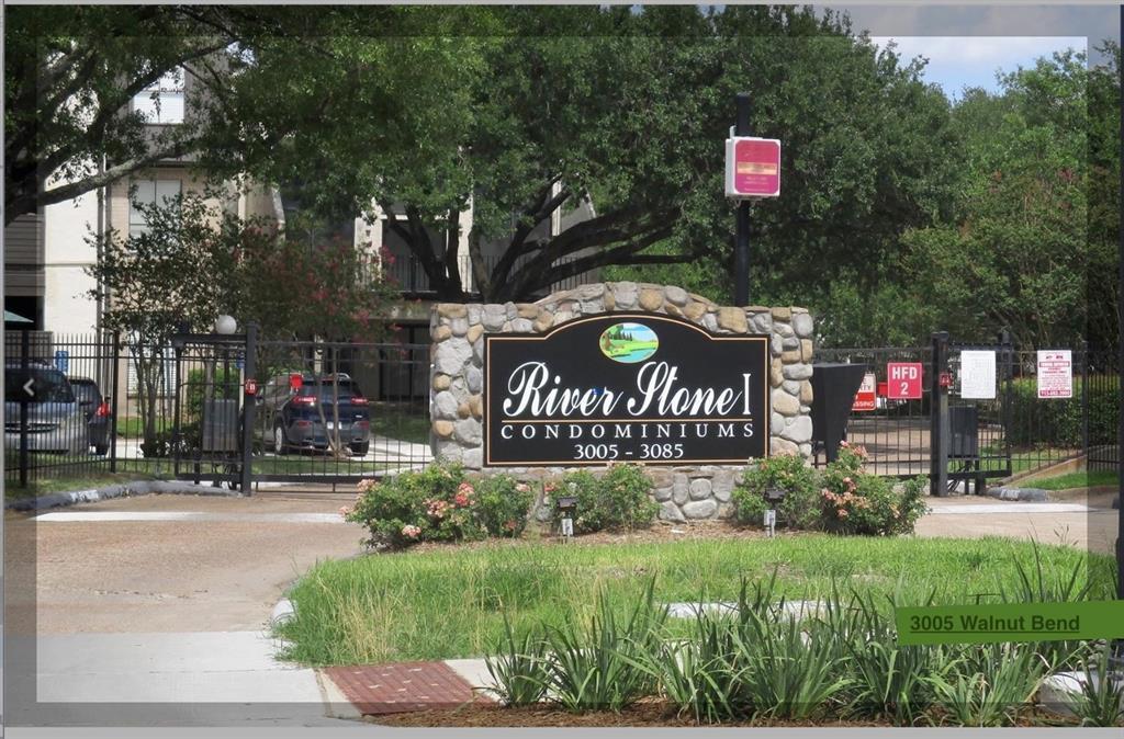 3005 Walnut Bend Ln in Houston, TX - Building Photo