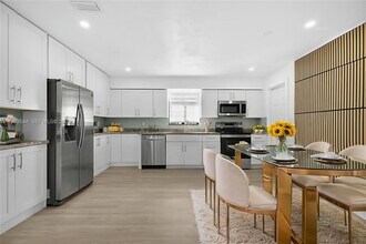 7501 Raleigh St in Hollywood, FL - Building Photo - Building Photo