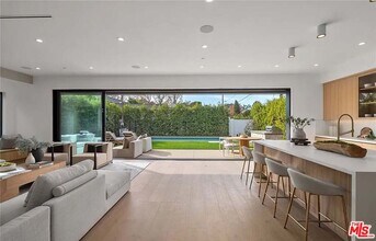4453 Gentry Ave in Los Angeles, CA - Building Photo - Building Photo