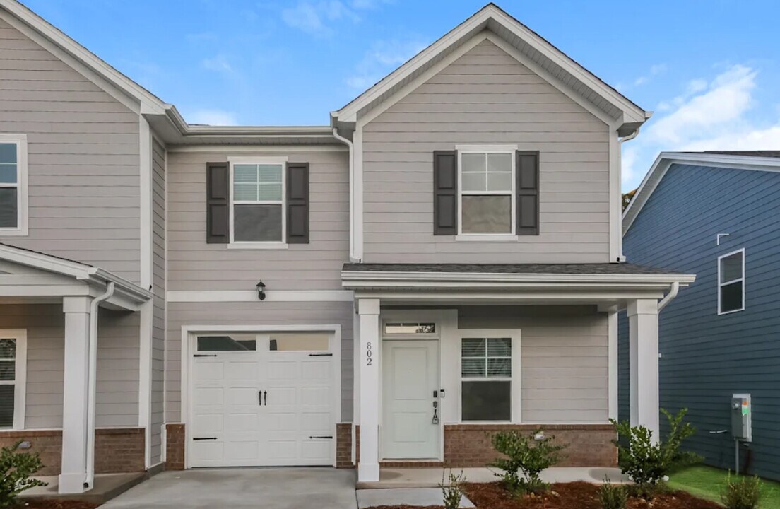 808 Stewarts Crk Dr in Monroe, NC - Building Photo