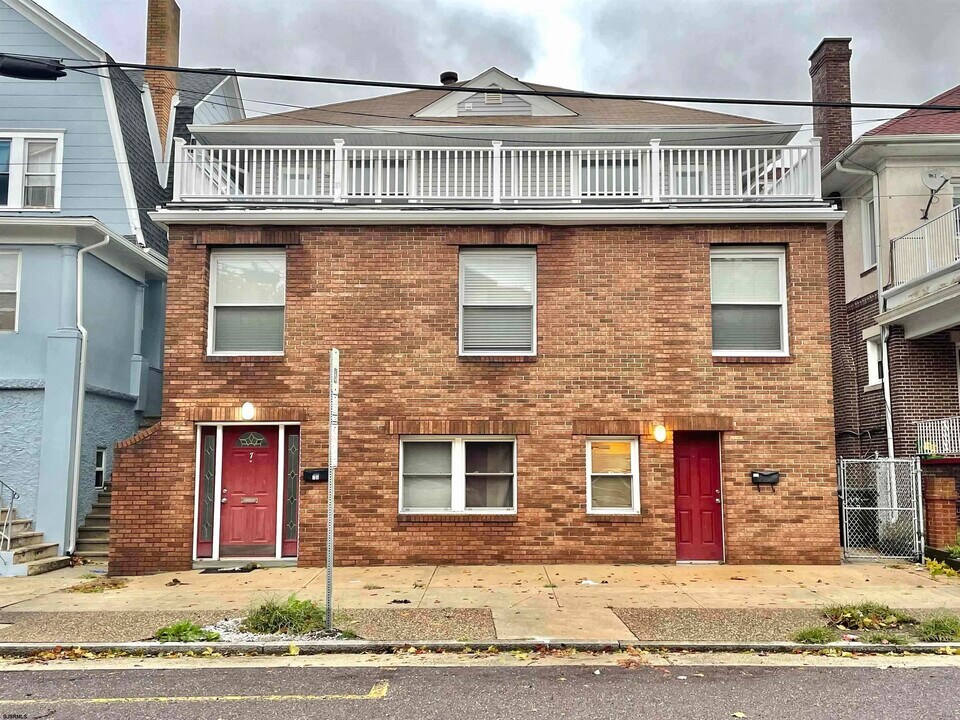 7 S Laclede Pl in Atlantic City, NJ - Building Photo