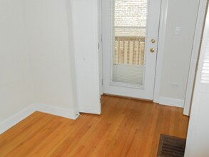 3856 N Southport Ave, Unit 1 in Chicago, IL - Building Photo - Building Photo