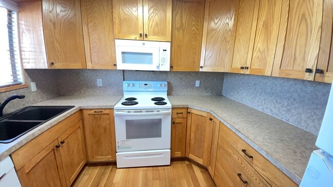 property at 2270 W Skyview Dr