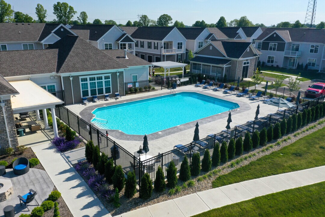 Liberty Summit in Powell, OH - Foto de edificio