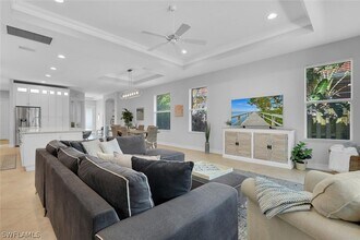 590 110th Ave N in Naples, FL - Building Photo - Building Photo