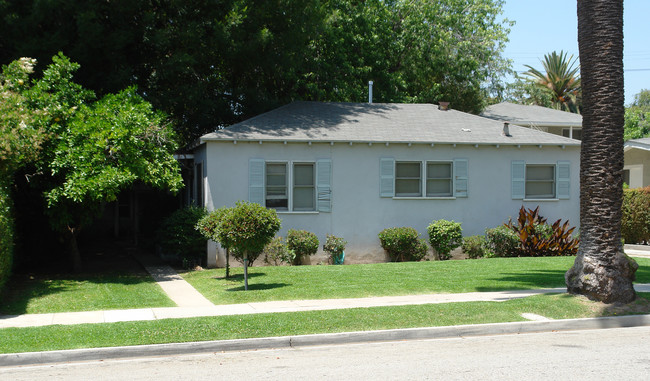 129-131 Greenwood Ave in Pasadena, CA - Building Photo - Building Photo