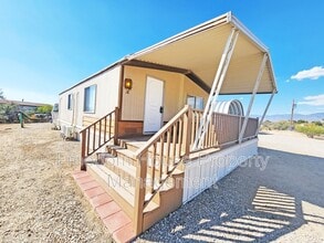 800 Julia St in Pahrump, NV - Building Photo - Building Photo