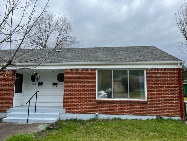 property at 2921 Lincoln St