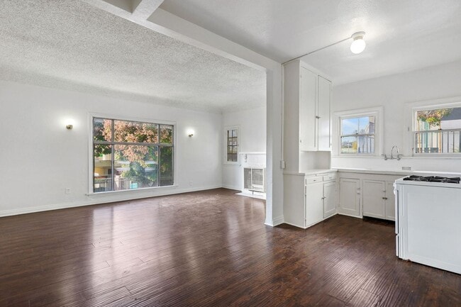 2606 S Orange Dr in Los Angeles, CA - Building Photo - Building Photo
