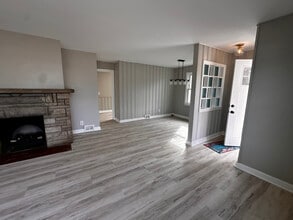 7719 Crestline Rd in Louisville, KY - Building Photo - Building Photo