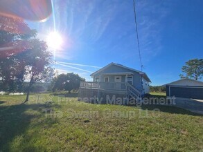 705 Lake Ada Blvd in Dundee, FL - Foto de edificio - Building Photo