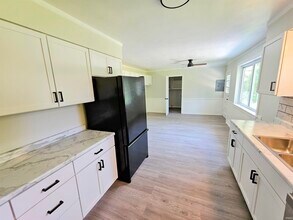 6905 Bradford Dr in Fort Wayne, IN - Building Photo - Building Photo