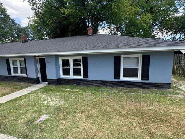 property at 305 E Battle Ave