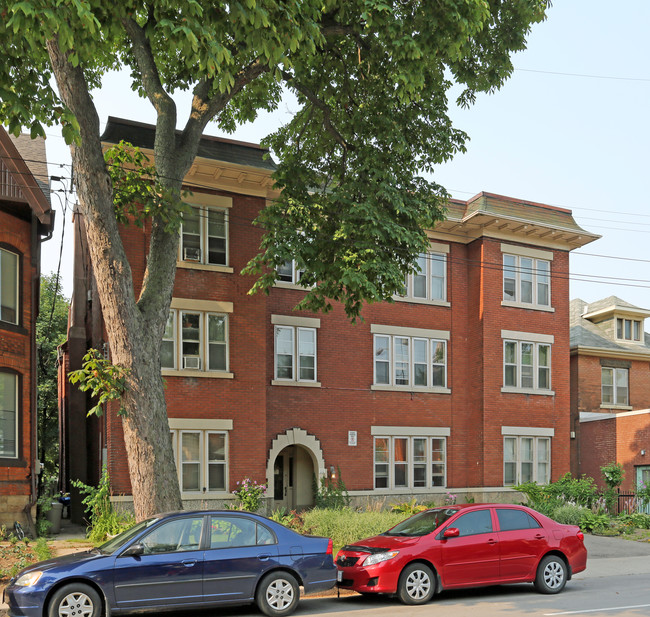 111 Herkimer St in Hamilton, ON - Building Photo - Building Photo