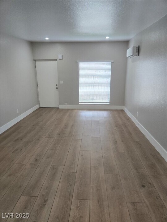 1000 Lewis Ave in Las Vegas, NV - Building Photo