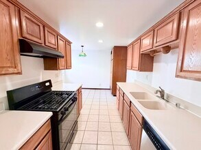 13825 Beaver St in Sylmar, CA - Building Photo - Building Photo