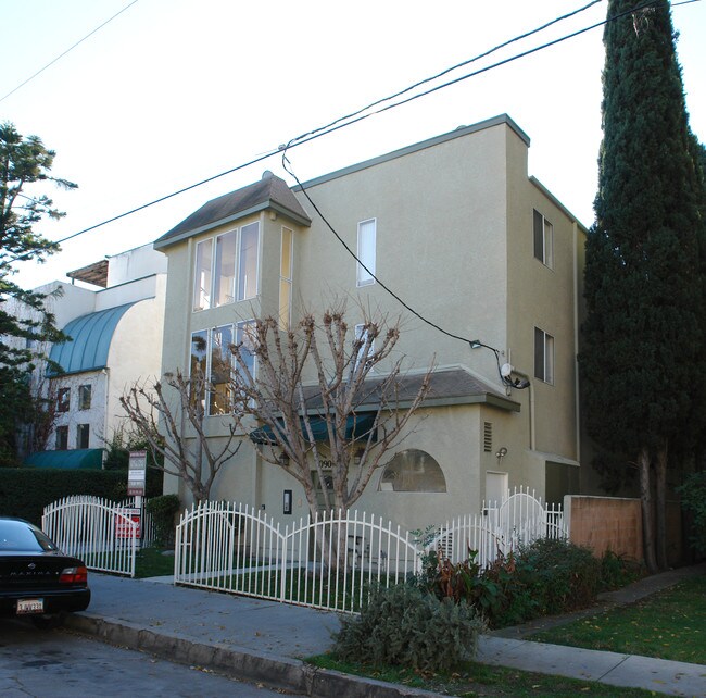 10908 Blix St in North Hollywood, CA - Building Photo - Building Photo