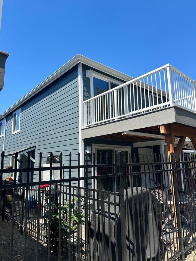 property at 517 Burnett Ave S