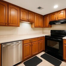 156 Quincy Shore Dr in Quincy, MA - Building Photo - Building Photo
