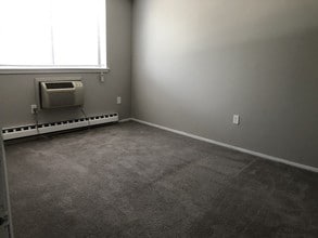 Cedar Square Apartments in Philadelphia, PA - Building Photo - Building Photo