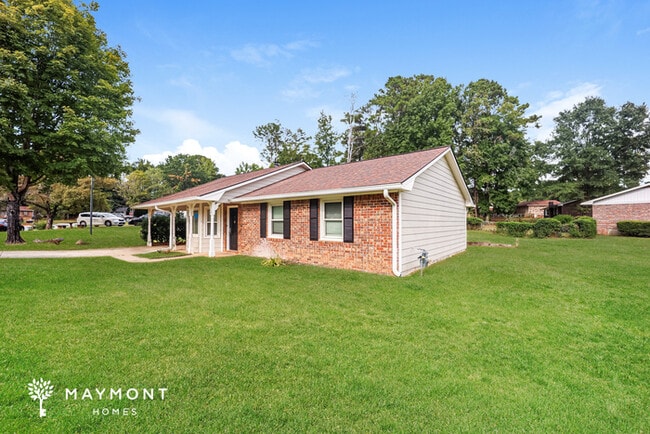 8 Silverwood Dr in Newnan, GA - Building Photo - Building Photo