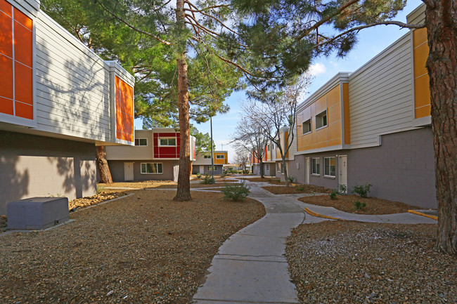 Centennial Park Arms Apartments in North Las Vegas, NV - Building Photo - Building Photo