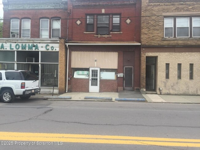 property at 213 W Market St