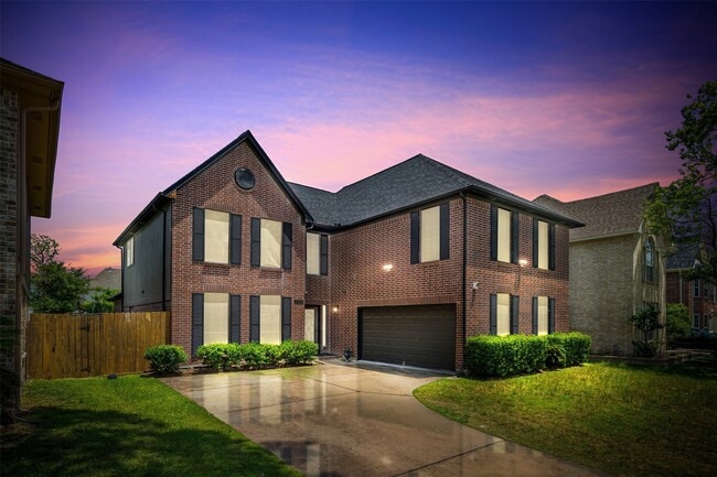 5702 W Vistaglen Loop