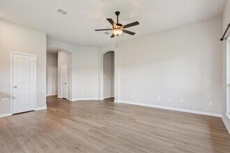 4412 S Fork Ranch Rd in Waco, TX - Foto de edificio - Building Photo