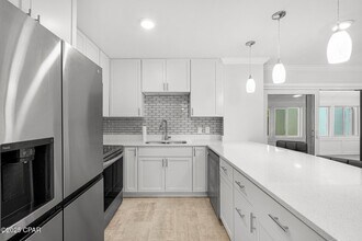 4726 Bay Point Rd in Panama City Beach, FL - Building Photo - Building Photo