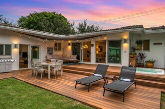 549 NE 14th Ave in Fort Lauderdale, FL - Building Photo - Building Photo