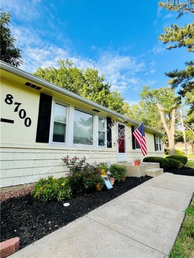 8700 W 82nd St in Overland Park, KS - Building Photo - Building Photo