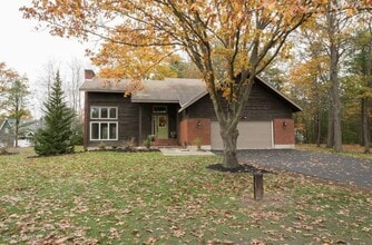 7 Christie Ln in Fort Edward, NY - Foto de edificio - Building Photo