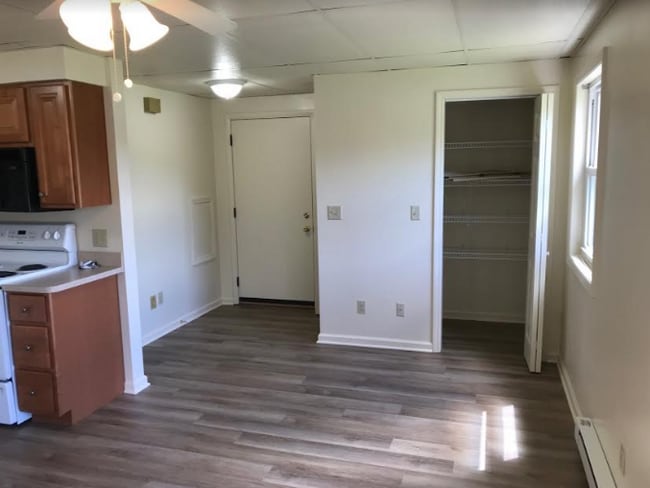916 Kings Rd in Rotterdam, NY - Building Photo - Building Photo