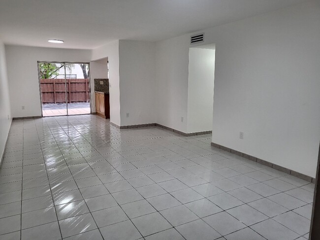10851 SW 2nd St in Miami, FL - Building Photo - Building Photo