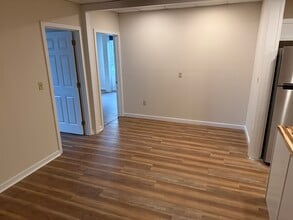 100 Center St, Unit 204 in Shelton, CT - Building Photo - Building Photo