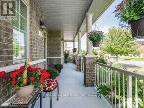 39 Lewis Honey Dr in Aurora, ON - Building Photo - Building Photo