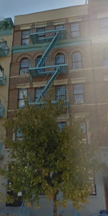 496 Manhattan Ave in New York, NY - Foto de edificio