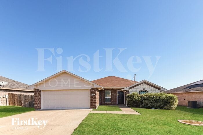 260 Meadowcrest Dr in Terrell, TX - Foto de edificio