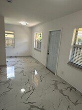 5962 NW 19th St in Lauderhill, FL - Building Photo - Building Photo