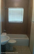 415 E Romana St in Pensacola, FL - Foto de edificio - Building Photo