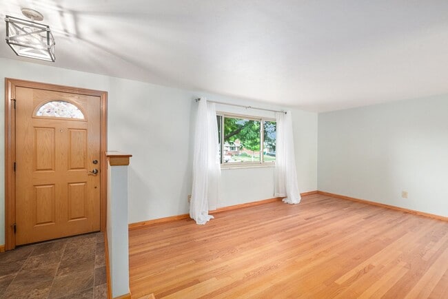 4381 S Estes St in Littleton, CO - Building Photo - Building Photo