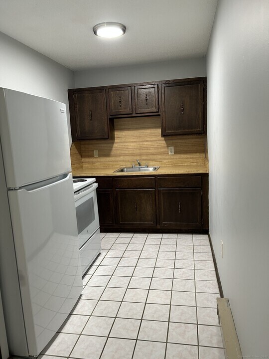 46 N Cherry St in Wallingford, CT - Building Photo