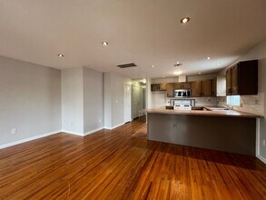 33 McAdoo Ave in Jersey City, NJ - Foto de edificio - Building Photo