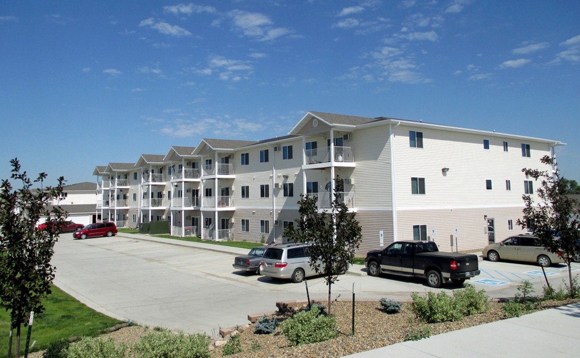 5180 Lincoln Rd in Lincoln, ND - Building Photo