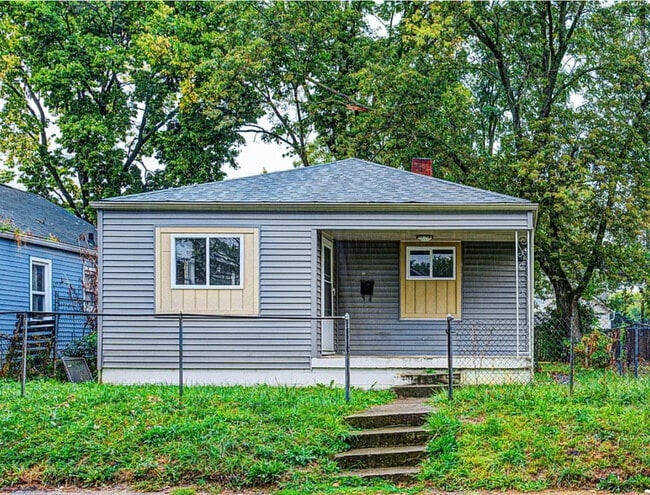 property at 734 N Arnolda Ave