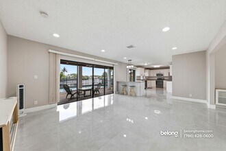 9460 NW 16th St in Plantation, FL - Foto de edificio - Building Photo