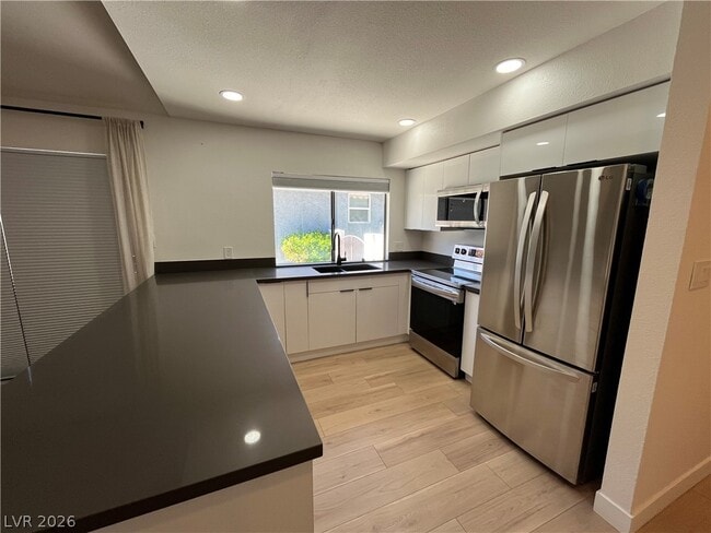 8329 Mulcahy Ave in Las Vegas, NV - Building Photo - Building Photo